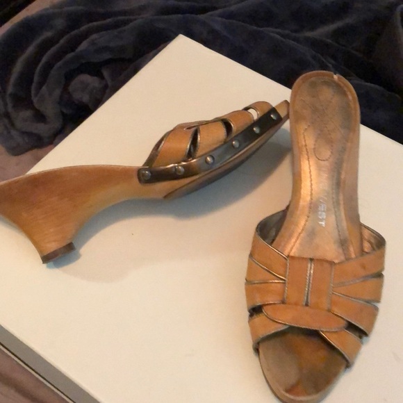 Sandals - Picture 2 of 2